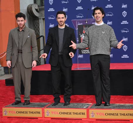 Jonas Brothers Hand and Footprint Ceremony Nick Jonas, Kevin Jonas and Joe Jonas at the Jonas Brothers Hand and Footprint In Cement Ceremony held at the TCL Chinese Theatre on December 3, 2025 in Hollywood, Ca. Hollywood TCL Chinese Theatre California USA Copyright: xLeexWatt AFF-USA.COMx