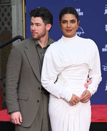 Jonas Brothers Hand and Footprint Ceremony Nick Jonas and Priyanka Chopra Jonas at the Jonas Brothers Hand and Footprint In Cement Ceremony held at the TCL Chinese Theatre on December 3, 2025 in Hollywood, Ca. Hollywood TCL Chinese Theatre California USA Copyright: xLeexWatt AFF-USA.COMx