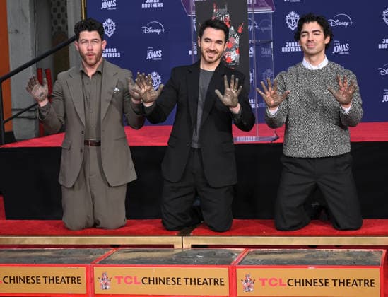 Jonas Brothers Hand and Footprint Ceremony Nick Jonas, Kevin Jonas and Joe Jonas at the Jonas Brothers Hand and Footprint In Cement Ceremony held at the TCL Chinese Theatre on December 3, 2025 in Hollywood, Ca. Hollywood TCL Chinese Theatre California USA Copyright: xLeexWatt AFF-USA.COMx