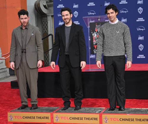 Jonas Brothers Hand and Footprint Ceremony Nick Jonas, Kevin Jonas and Joe Jonas at the Jonas Brothers Hand and Footprint In Cement Ceremony held at the TCL Chinese Theatre on December 3, 2025 in Hollywood, Ca. Hollywood TCL Chinese Theatre California USA Copyright: xLeexWatt AFF-USA.COMx