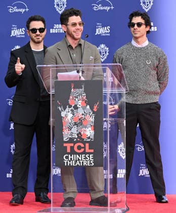 Jonas Brothers Hand and Footprint Ceremony Kevin Jonas, Nick Jonas and Joe Jonas at the Jonas Brothers Hand and Footprint In Cement Ceremony held at the TCL Chinese Theatre on December 3, 2025 in Hollywood, Ca. Hollywood TCL Chinese Theatre California USA Copyright: xLeexWatt AFF-USA.COMx