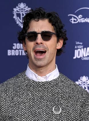 Jonas Brothers Hand and Footprint Ceremony Joe Jonas at the Jonas Brothers Hand and Footprint In Cement Ceremony held at the TCL Chinese Theatre on December 3, 2025 in Hollywood, Ca. Hollywood TCL Chinese Theatre California USA Copyright: xLeexWatt AFF-USA.COMx