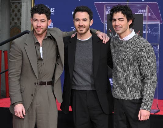 Jonas Brothers Hand and Footprint Ceremony Nick Jonas, Kevin Jonas and Joe Jonas at the Jonas Brothers Hand and Footprint In Cement Ceremony held at the TCL Chinese Theatre on December 3, 2025 in Hollywood, Ca. Hollywood TCL Chinese Theatre California USA Copyright: xLeexWatt AFF-USA.COMx