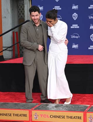 Jonas Brothers Hand and Footprint Ceremony Nick Jonas and Priyanka Chopra Jonas at the Jonas Brothers Hand and Footprint In Cement Ceremony held at the TCL Chinese Theatre on December 3, 2025 in Hollywood, Ca. Hollywood TCL Chinese Theatre California USA Copyright: xLeexWatt AFF-USA.COMx