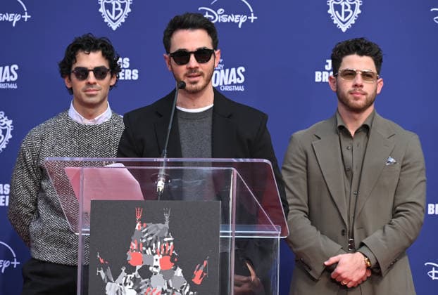 Jonas Brothers Hand and Footprint Ceremony Joe Jonas, Kevin Jonas and Nick Jonas at the Jonas Brothers Hand and Footprint In Cement Ceremony held at the TCL Chinese Theatre on December 3, 2025 in Hollywood, Ca. Hollywood TCL Chinese Theatre California USA Copyright: xLeexWatt AFF-USA.COMx