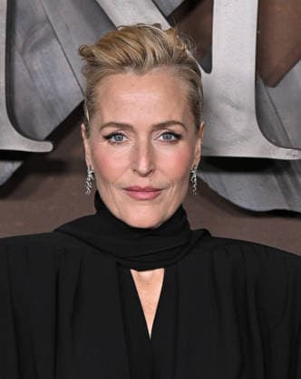 ˜The Abandons™ Premiere Gillian Anderson arriving to Netflix™s The Abandons™ premiere held at the Netflix Tudum Theater on December 3, 2025 in Hollywood, Ca. Hollywood Netflix Tudum Theater California USA Copyright: xStarbuck AFF-USA.COMx