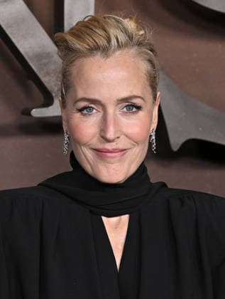 ˜The Abandons™ Premiere Gillian Anderson arriving to Netflix™s The Abandons™ premiere held at the Netflix Tudum Theater on December 3, 2025 in Hollywood, Ca. Hollywood Netflix Tudum Theater California USA Copyright: xStarbuck AFF-USA.COMx
