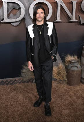 ˜The Abandons™ Premiere Nick Perri arriving to Netflix™s The Abandons™ premiere held at the Netflix Tudum Theater on December 3, 2025 in Hollywood, Ca. Hollywood Netflix Tudum Theater California USA Copyright: xStarbuck AFF-USA.COMx