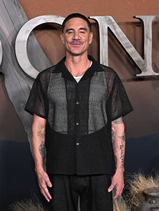 ˜The Abandons™ Premiere Clayton Cardenas arriving to Netflix™s The Abandons™ premiere held at the Netflix Tudum Theater on December 3, 2025 in Hollywood, Ca. Hollywood Netflix Tudum Theater California USA Copyright: xStarbuck AFF-USA.COMx