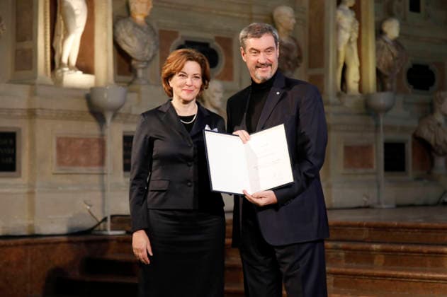 Martina Gedeck and Markus Söder at the award ceremony for the Bavarian Maximilian Order by the Minister President of the Free State of Bavaria in the Antiquarium of the Munich Residence Munich, 03 12 2025 Foto:xAgenturxWehnertx xGränzdörferx xFuturexImagex ordensverleihung_5203