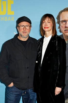 Bjarne Mädel and Katharina Marie Schubert at the preview of the NDR comedy Prange Man ist ja Nachbar at UCI Mundsburg, Hamburg, 03 12 2025 Foto:xC.xTamckex xFuturexImagex prange_5217