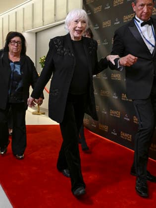December 3, 2025, Los Angeles, California, USA: American actress, dancer, activist, author, and producer SHIRLEY MACLAINE attends the 2025 Dance Hall of Fame Ceremony: RED CARPET. Los Angeles USA - ZUMAb173 20251203_aap_b173_003 Copyright: xBillyxBennightx