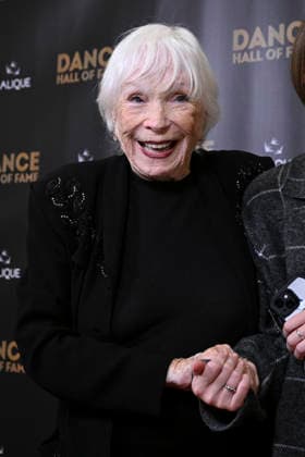 December 3, 2025, Los Angeles, California, USA: American actress, dancer, activist, author, and producer SHIRLEY MACLAINE attends the 2025 Dance Hall of Fame Ceremony: RED CARPET. Los Angeles USA - ZUMAb173 20251203_aap_b173_005 Copyright: xBillyxBennightx