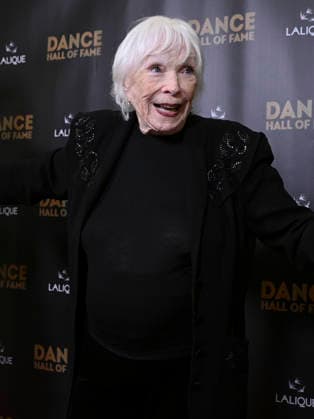 December 3, 2025, Los Angeles, California, USA: American actress, dancer, activist, author, and producer SHIRLEY MACLAINE attends the 2025 Dance Hall of Fame Ceremony: RED CARPET. Los Angeles USA - ZUMAb173 20251203_aap_b173_009 Copyright: xBillyxBennightx