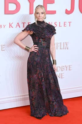 Toni Collette at the world premiere of the movie Goodbye June at Curzon Mayfair London, 03 12 2025 Foto:xS.xVasx xFuturexImagex june_5252