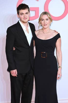 Joe Anders with mother Kate Winslet at the world premiere of the movie Goodbye June at Curzon Mayfair London, 03 12 2025 Foto:xS.xVasx xFuturexImagex june_5288