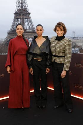 Oona Castilla Chaplin, Zoe Saldana et Sigourney Weaver Photocall for the film Avatar Fire and Ash Avatar de Feu et de Cendres at the Shangri La Hotel in Paris on December 4, 2025 Coadic Guirec Bestimage Photocall for the film Avatar Fire and Ash at the Shangri La Hotel in Paris on December 4, 2025 Paris France  Copyright: xCOADICxGUIRECx xBESTIMAGExCOADICxGUIRECx xBESTIMAGEx