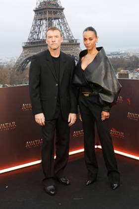 Sam Worthington et Zoe Saldana Photocall for the film Avatar Fire and Ash Avatar de Feu et de Cendres at the Shangri La Hotel in Paris on December 4, 2025 Coadic Guirec Bestimage Photocall for the film Avatar Fire and Ash at the Shangri La Hotel in Paris on December 4, 2025 Paris France  Copyright: xCOADICxGUIRECx xBESTIMAGExCOADICxGUIRECx xBESTIMAGEx