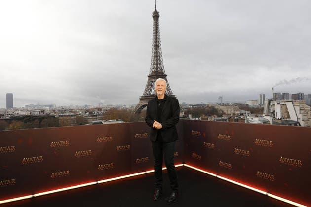 James Cameron Photocall for the film Avatar Fire and Ash Avatar de Feu et de Cendres at the Shangri La Hotel in Paris on December 4, 2025 Coadic Guirec Bestimage Photocall for the film Avatar Fire and Ash at the Shangri La Hotel in Paris on December 4, 2025 Paris France  Copyright: xCOADICxGUIRECx xBESTIMAGExCOADICxGUIRECx xBESTIMAGEx