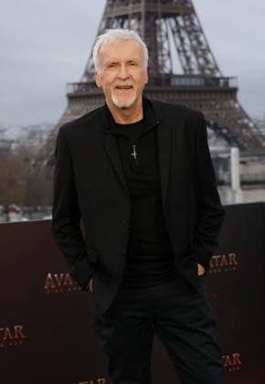 James Cameron Photocall for the film Avatar Fire and Ash Avatar de Feu et de Cendres at the Shangri La Hotel in Paris on December 4, 2025 Coadic Guirec Bestimage Photocall for the film Avatar Fire and Ash at the Shangri La Hotel in Paris on December 4, 2025 Paris France  Copyright: xCOADICxGUIRECx xBESTIMAGExCOADICxGUIRECx xBESTIMAGEx