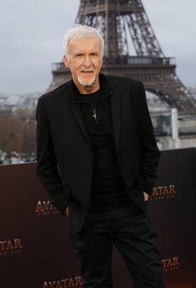 James Cameron Photocall for the film Avatar Fire and Ash Avatar de Feu et de Cendres at the Shangri La Hotel in Paris on December 4, 2025 Coadic Guirec Bestimage Photocall for the film Avatar Fire and Ash at the Shangri La Hotel in Paris on December 4, 2025 Paris France  Copyright: xCOADICxGUIRECx xBESTIMAGExCOADICxGUIRECx xBESTIMAGEx