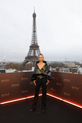 Zoe Saldana Photocall for the film Avatar Fire and Ash Avatar de Feu et de Cendres at the Shangri La Hotel in Paris on December 4, 2025 Coadic Guirec Bestimage Photocall for the film Avatar Fire and Ash at the Shangri La Hotel in Paris on December 4, 2025 Paris France  Copyright: xCOADICxGUIRECx xBESTIMAGExCOADICxGUIRECx xBESTIMAGEx