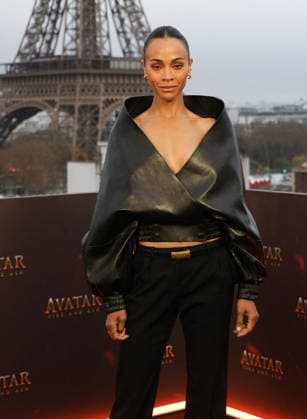 Zoe Saldana Photocall for the film Avatar Fire and Ash Avatar de Feu et de Cendres at the Shangri La Hotel in Paris on December 4, 2025 Coadic Guirec Bestimage Photocall for the film Avatar Fire and Ash at the Shangri La Hotel in Paris on December 4, 2025 Paris France  Copyright: xCOADICxGUIRECx xBESTIMAGExCOADICxGUIRECx xBESTIMAGEx