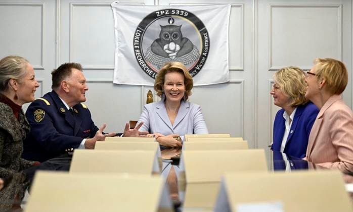 Queen Mathilde visits the Emergency Victim Assistance (EVA) BRUSSELS, BELGIUM - DECEMBER 04 : Queen Mathilde visits the Emergency Victim Assistance (EVA) unit of the Brussels Capital Ixelles police zone. EVA, created five years ago, is a specialised police service that supports victims of sexual and or domestic violence (Presentation of the EVA unit, visit to the video-recorded interview room and explanations by two members of the unit, tour of the victim interview room, presentation and testimony from a victim and meeting with the judicial assistance dog) on December 4, 2025 in Brussels, Belgium, 04 12 2025 Brussels Belgium  Copyright: xDidierxLebrunx