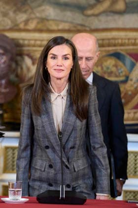 04-12-2025 Madrid Queen Letizia during a meeting with the board of trustees of the princess of Girona foundation at the royal palace in Madrid. No Spain Â  Copyright: xPPEx