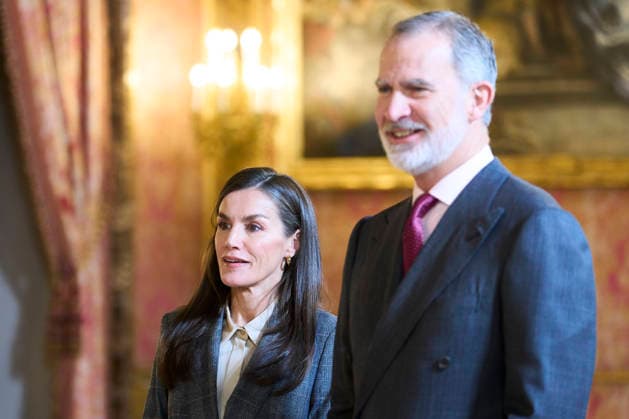 04-12-2025 Madrid Queen Letizia and King Felipe during a meeting with the board of trustees of the princess of Girona foundation at the royal palace in Madrid. No Spain Â  Copyright: xPPEx
