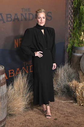 Gillian Anderson at the premiere of the Netflix series The Abandons at the Netflix Tudum Theater Los Angeles, 03 12 2025 Foto:xD.xStarbuckx xFuturexImagex abandons_5304