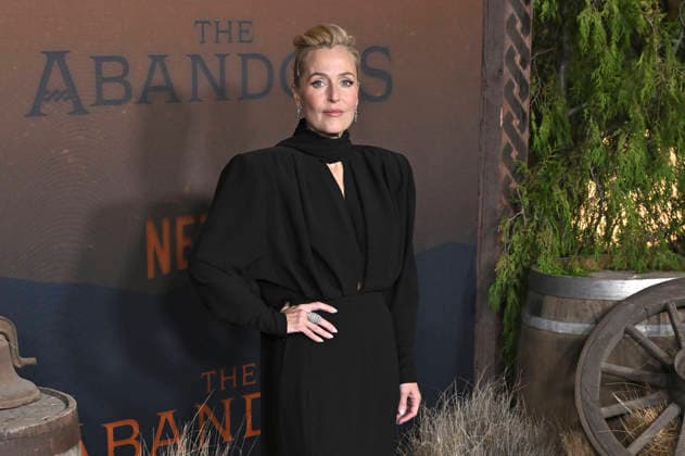 Gillian Anderson at the premiere of the Netflix series The Abandons at the Netflix Tudum Theater Los Angeles, 03 12 2025 Foto:xD.xStarbuckx xFuturexImagex abandons_5305