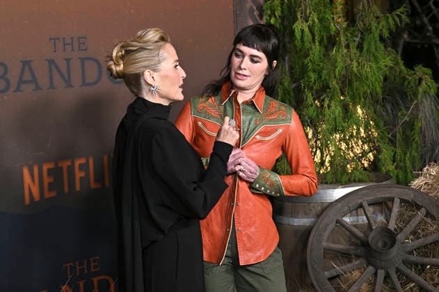 Gillian Anderson and Lena Headey at the premiere of the Netflix series The Abandons at the Netflix Tudum Theater Los Angeles, 03 12 2025 Foto:xD.xStarbuckx xFuturexImagex abandons_5325