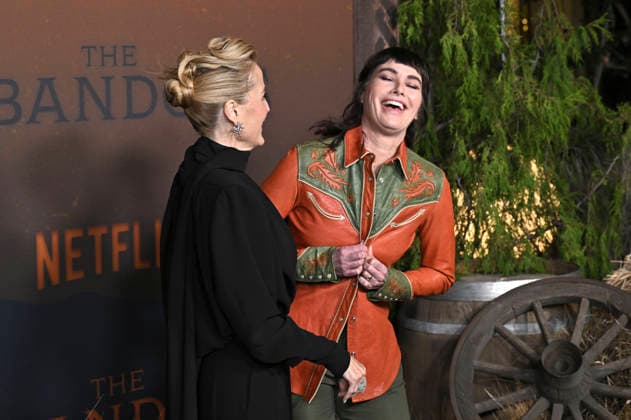 Gillian Anderson and Lena Headey at the premiere of the Netflix series The Abandons at the Netflix Tudum Theater Los Angeles, 03 12 2025 Foto:xD.xStarbuckx xFuturexImagex abandons_5327