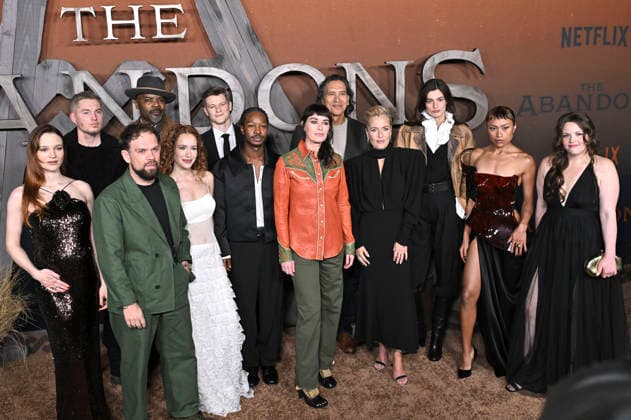 Aisling Franciosi, Jack Doolan, Toby Hemingway, Hannah Forest Briand, Marcuis Harris, Lamar Johnson, Lucas Till, Lena Headey, Michael Greyeyes, Gillian Anderson, Diana Silvers, Natalia del Riego and Katelyn Wells at the premiere of the Netflix series The Abandons at the Netflix Tudum Theater Los Angeles, 03 12 2025 Foto:xD.xStarbuckx xFuturexImagex abandons_5338