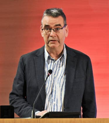 Milan, Italy Mick Herron receives the Raymond Chandler Award at the Noir in Festival with a masterclass at IULM. In the photo: Mick Herron Award during his speech  Copyright: xNickxZonnax xipa-agency.netx xNickxZonnax IPA_Agency_IPA68737796