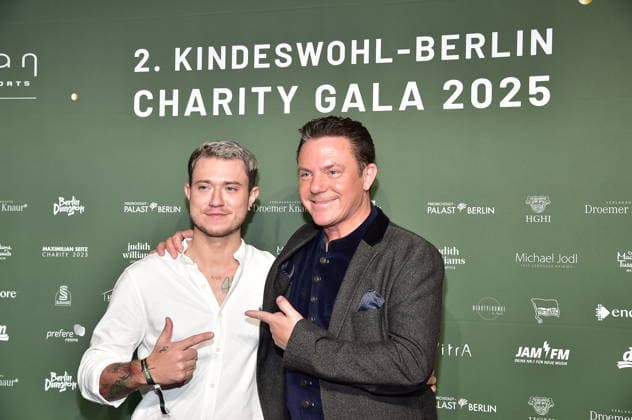 2 Kindeswohl Berlin Charity Gala 2025 Max Weidner, Stephan Mross, arrival, red carpet 2 Kindeswohl Berlin Charity Gala 2025Ò at the Hotel Pullman Berlin Schweizerhof in Berlin on 04 12 2025 Photopress Mueller