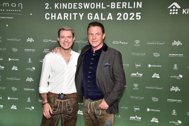 2 Kindeswohl Berlin Charity Gala 2025 Max Weidner, Stephan Mross, arrival, red carpet 2 Kindeswohl Berlin Charity Gala 2025Ò at the Hotel Pullman Berlin Schweizerhof in Berlin on 04 12 2025 Photopress Mueller