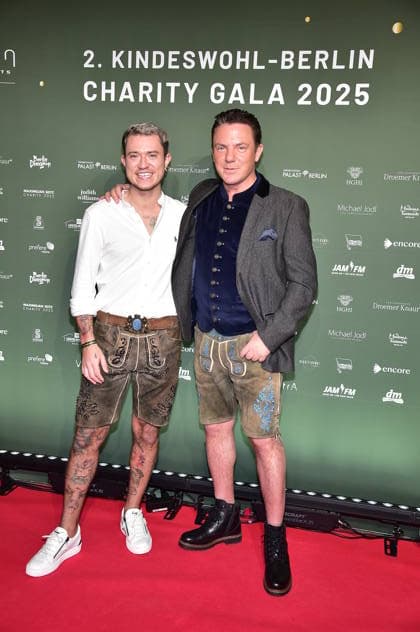 2 Kindeswohl Berlin Charity Gala 2025 Max Weidner, Stephan Mross, arrival, red carpet 2 Kindeswohl Berlin Charity Gala 2025Ò at the Hotel Pullman Berlin Schweizerhof in Berlin on 04 12 2025 Photopress Mueller