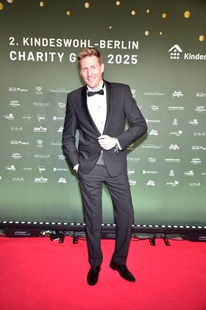 2 Kindeswohl Berlin Charity Gala 2025 Maimilian Arland arrival, red carpet 2 Kindeswohl Berlin Charity Gala 2025Ò at the Hotel Pullman Berlin Schweizerhof in Berlin on 04 12 2025 Photopress Mueller