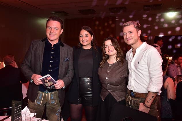 2 Kindeswohl Berlin Charity Gala 2025 Stefan Mross with girlfriend Eva Luginger, Ronja Forcher, Max Weidner In the hall for the 2 Kindeswohl Berlin Charity Gala 2025Ò at the Hotel Pullman Berlin Schweizerhof in Berlin on 04 12 2025 Photopress Mueller