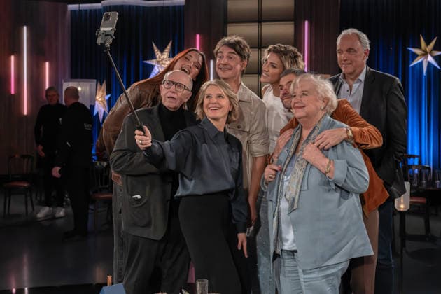 Kölner Treff on December 5, 2025 From left to right at the obligatory selfie after the recording Former soccer official Reiner Calli Calmund, trans mode