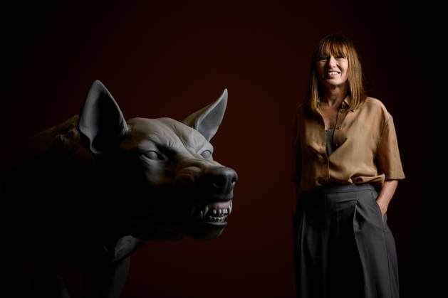 RON MUECK ENCOUNTER, Art Gallery of New South Wales Director Maud Page poses for a photograph with artist Ron Mueck™s Havoc 2025 sculptures during the media preview of his exhibition Encounter, at the Art Gallery of New South Wales, Sydney, Friday, December 5, 2025. ( NO ARCHIVING SYDNEY NEW SOUTH WALES AUSTRALIA  Copyright: xBIANCAxDExMARCHIx 20251205127647845585