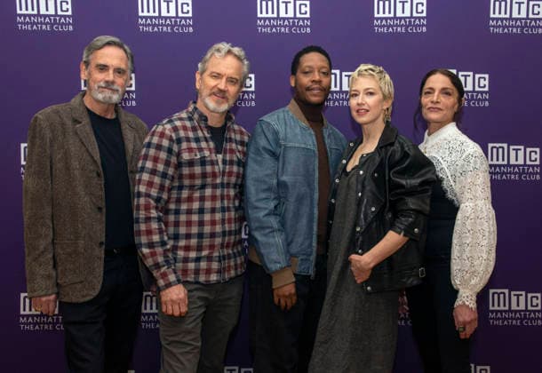 December 4, 2025, New York, Ny, United States: Randall Arney, Steve Key, Namir Smallwood, Cariie Coon and Jennifer Engstrom attend the press event of the new production Bug . Held at Manhattan Theatre Club Studios in New York. Zuma Press December 4, 2025. New York United States - ZUMAp281 20251204_zea_p281_002 Copyright: xPhotoxImagexPressx