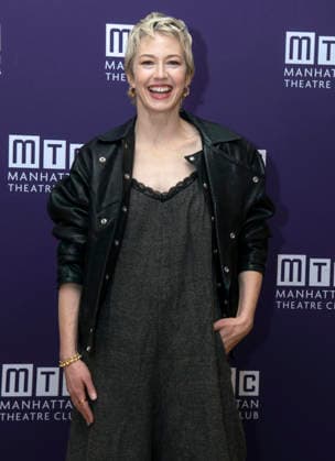 December 4, 2025, New York, Ny, United States: Carrie Coon attends the press event of the new production Bug . Held at Manhattan Theatre Club Studios in New York. Zuma Press December 4, 2025. New York United States - ZUMAp281 20251204_zea_p281_004 Copyright: xPhotoxImagexPressx