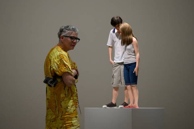 RON MUECK ENCOUNTER, Members of the public view artist Ron Mueck™s Young Couple 2013 sculpture during the media preview of his exhibition Encounter, at the Art Gallery of New South Wales, Sydney, Friday, December 5, 2025. ( NO ARCHIVING SYDNEY NEW SOUTH WALES AUSTRALIA  Copyright: xBIANCAxDExMARCHIx 20251205168580929560