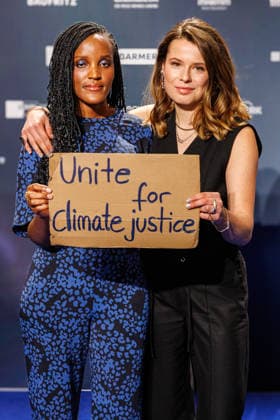 04 12 2025 Düsseldorf Day 1 on the fringes of the award ceremony 18 German Sustainability Award at the Maritim Hotel Here l r Vanessa Nakate activist for climate justice in Uganda, UNICEF ambassador and author and Luisa Neubauer climate activist and publicist Düsseldorf Maritim Hotel North Rhine-Westphalia Germany