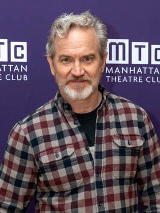 December 4, 2025, New York, Ny, United States: Steve Key attends the press event of the new production Bug . Held at Manhattan Theatre Club Studios in New York. Zuma Press December 4, 2025. New York United States - ZUMAp281 20251204_zea_p281_032 Copyright: xPhotoxImagexPressx