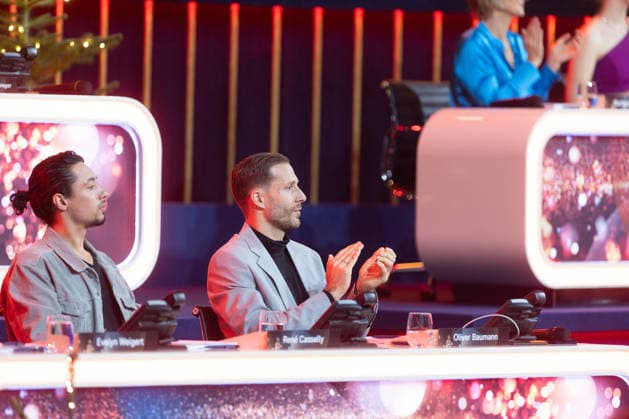 Offenburg National soccer goalkeeper Oliver Baumann on the donation hotline at the Giovanni Zarrella Donation Show on 05 12 2025 in Offenburg National soccer goalkeeper Oliver Baumann on the donation hotline at the Giovanni Zarrella Donation Show on 05 12 2025 in Offenburg Copyright: xEibner-Pressefoto GerhardxWingenx EP_GWR
