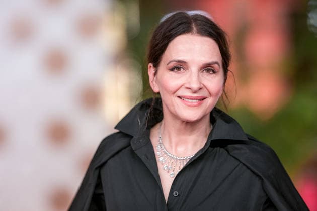 Red Sea Film Festival Opening Ceremony - Jeddah French actress Juliette Binoche walks the red carpet as she arrives to the opening ceremony of the 5th edition of the Red Sea Film Festival in Jeddah, Saudi Arabia, on December 4, 2025. Photo by Balkis Press ABACAPRESS.COM Jeddah Saudi Arabia  Copyright: xBalkisxPress ABACAx
